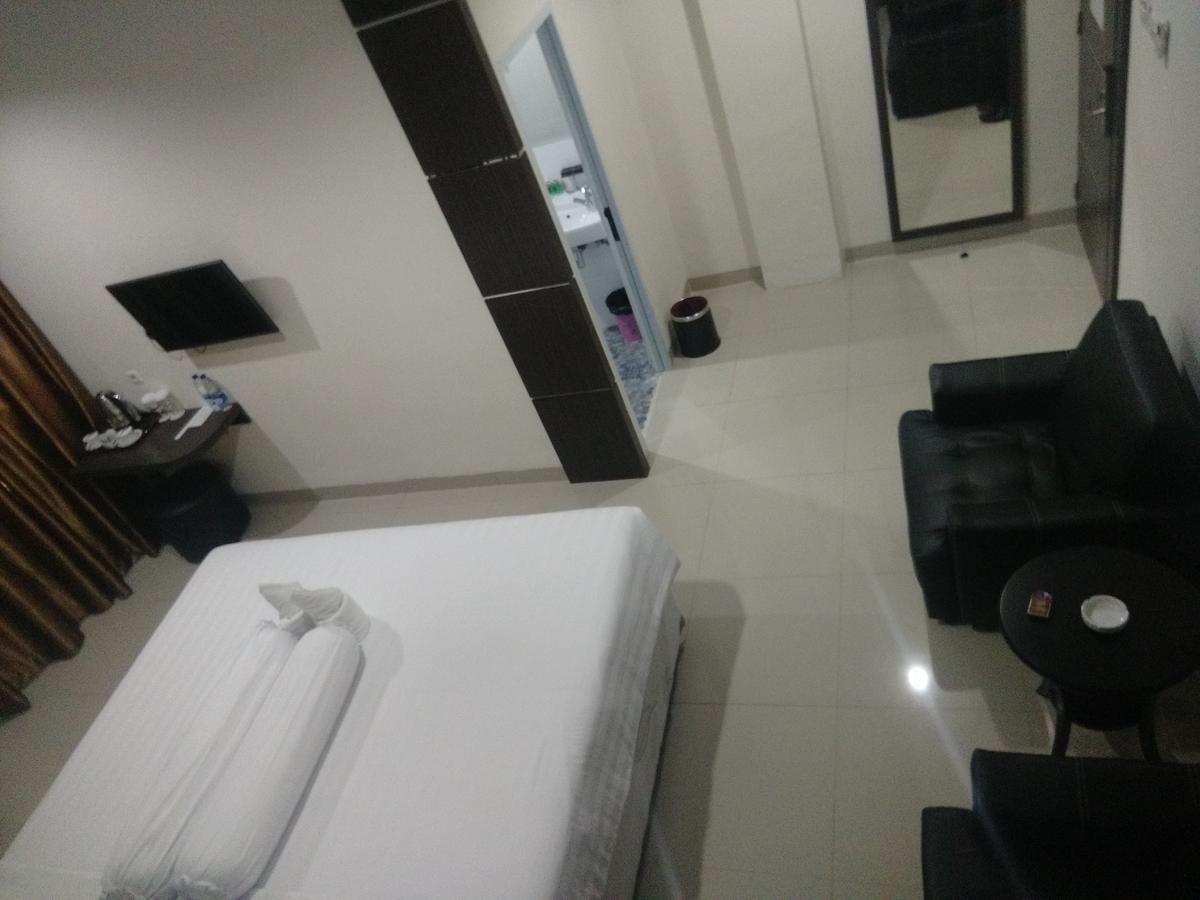 Grand Indobaru Hotel Selatpanjang ภายนอก รูปภาพ