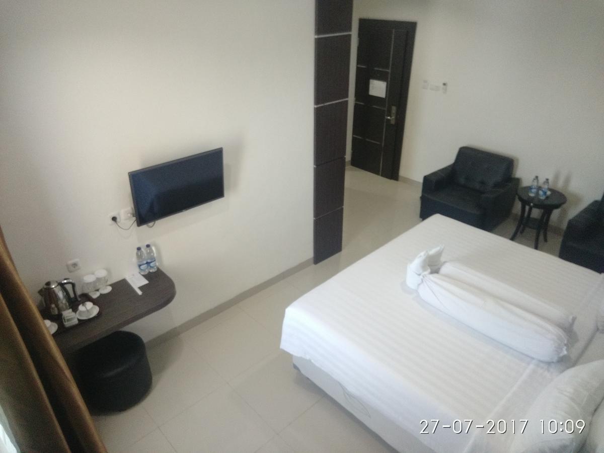 Grand Indobaru Hotel Selatpanjang ภายนอก รูปภาพ