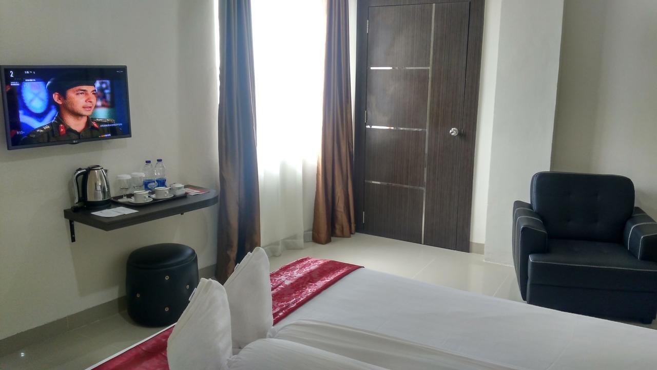 Grand Indobaru Hotel Selatpanjang ภายนอก รูปภาพ
